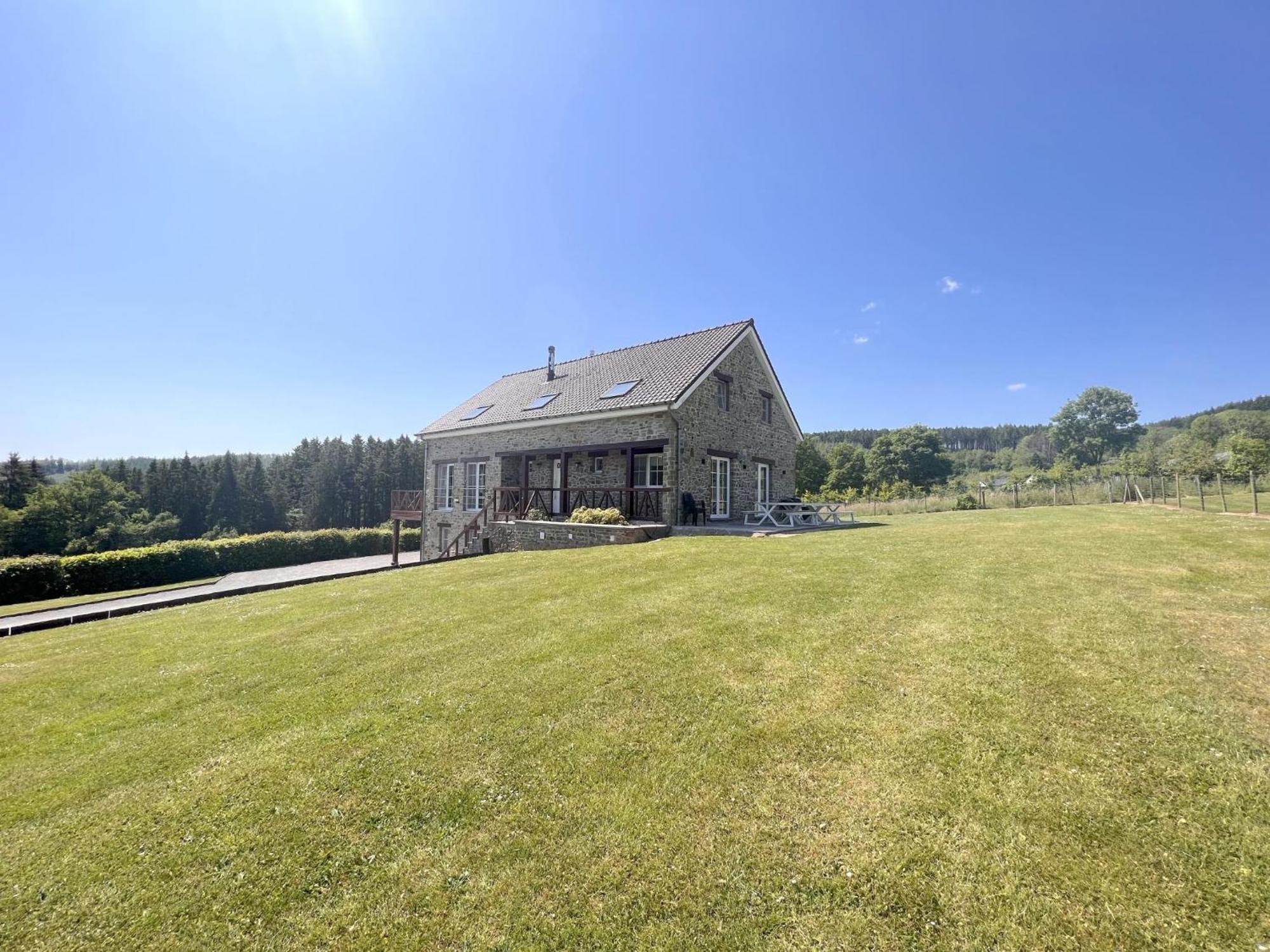 Sur Les Thiers Villa Lierneux ภายนอก รูปภาพ