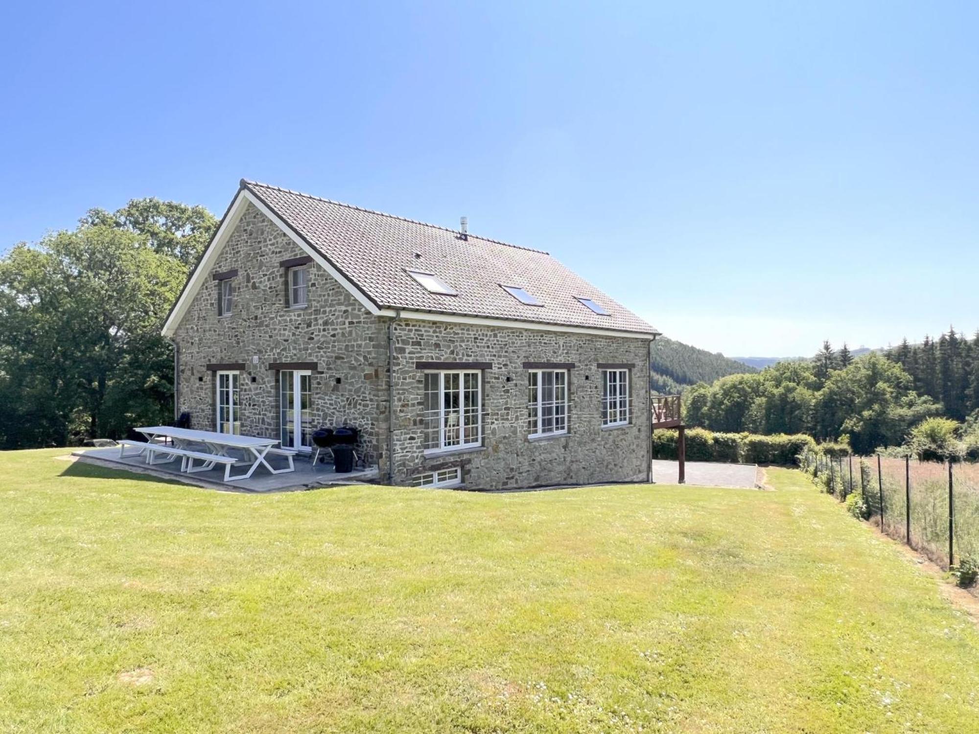 Sur Les Thiers Villa Lierneux ภายนอก รูปภาพ