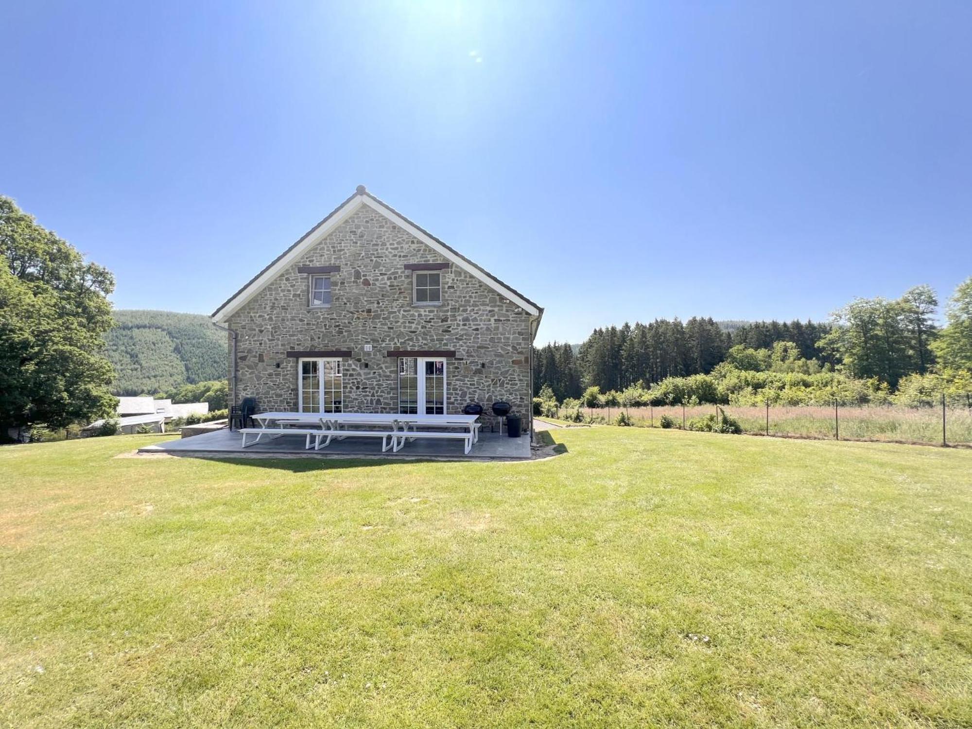 Sur Les Thiers Villa Lierneux ภายนอก รูปภาพ