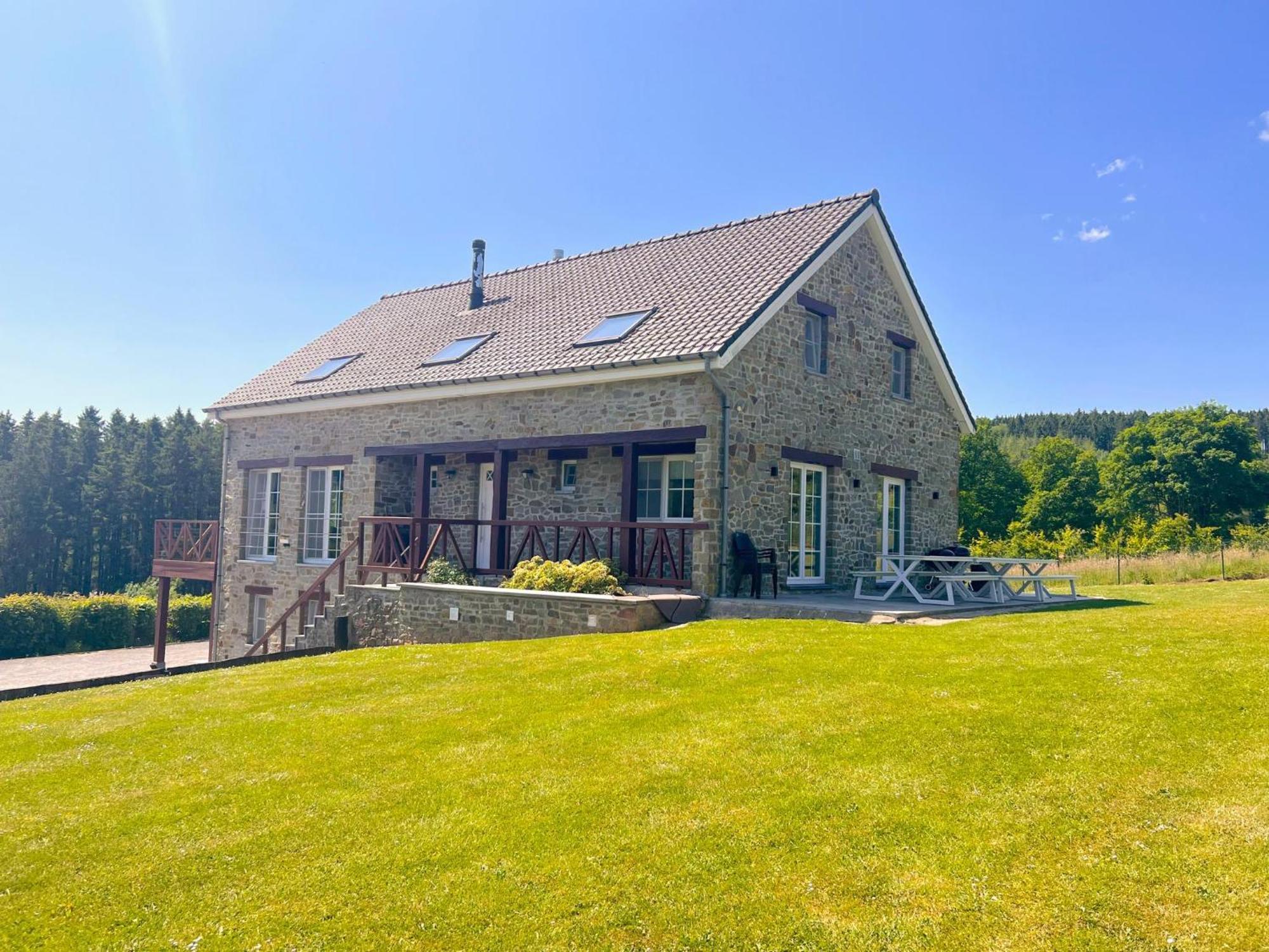 Sur Les Thiers Villa Lierneux ภายนอก รูปภาพ