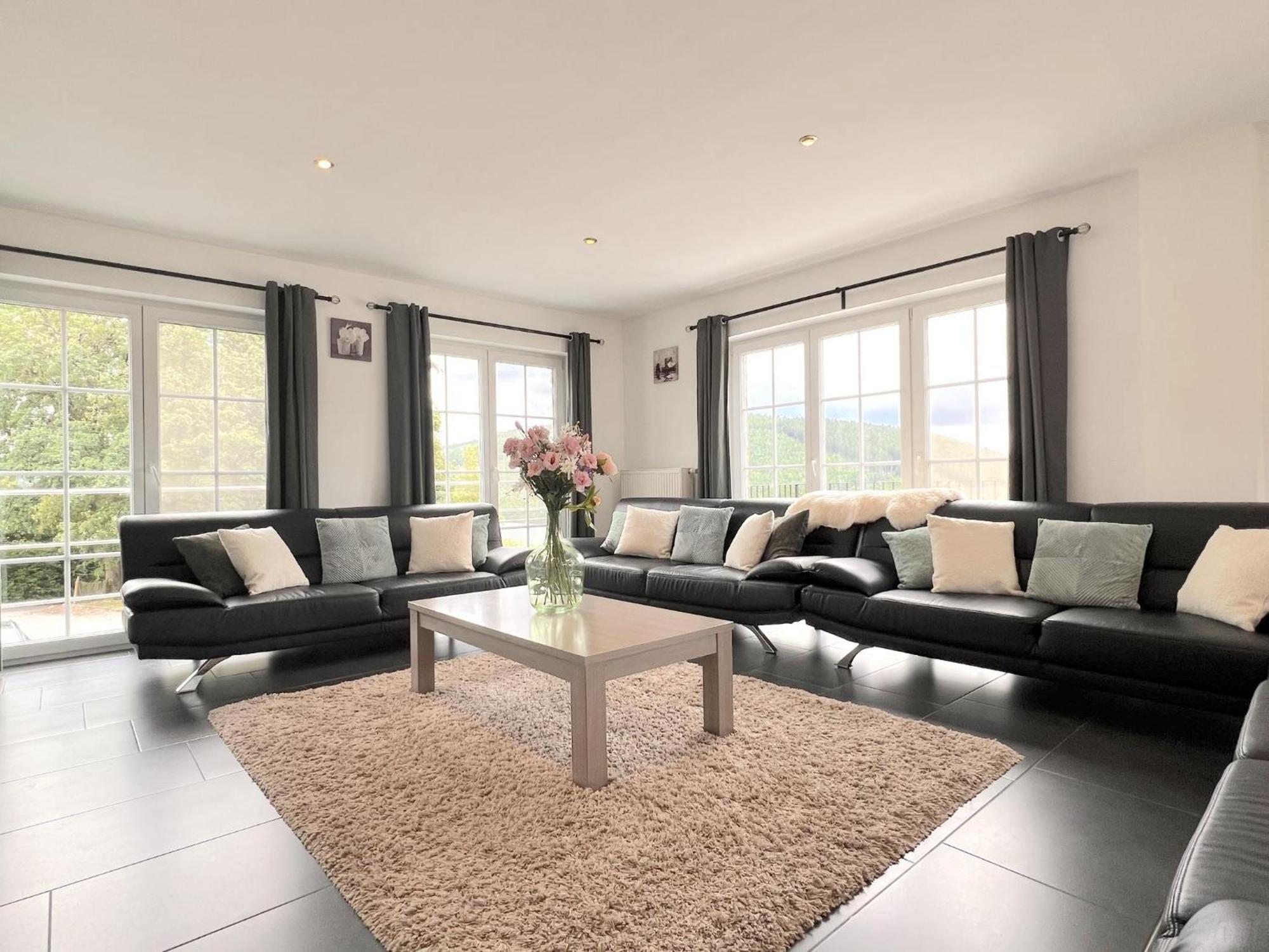 Sur Les Thiers Villa Lierneux ภายนอก รูปภาพ